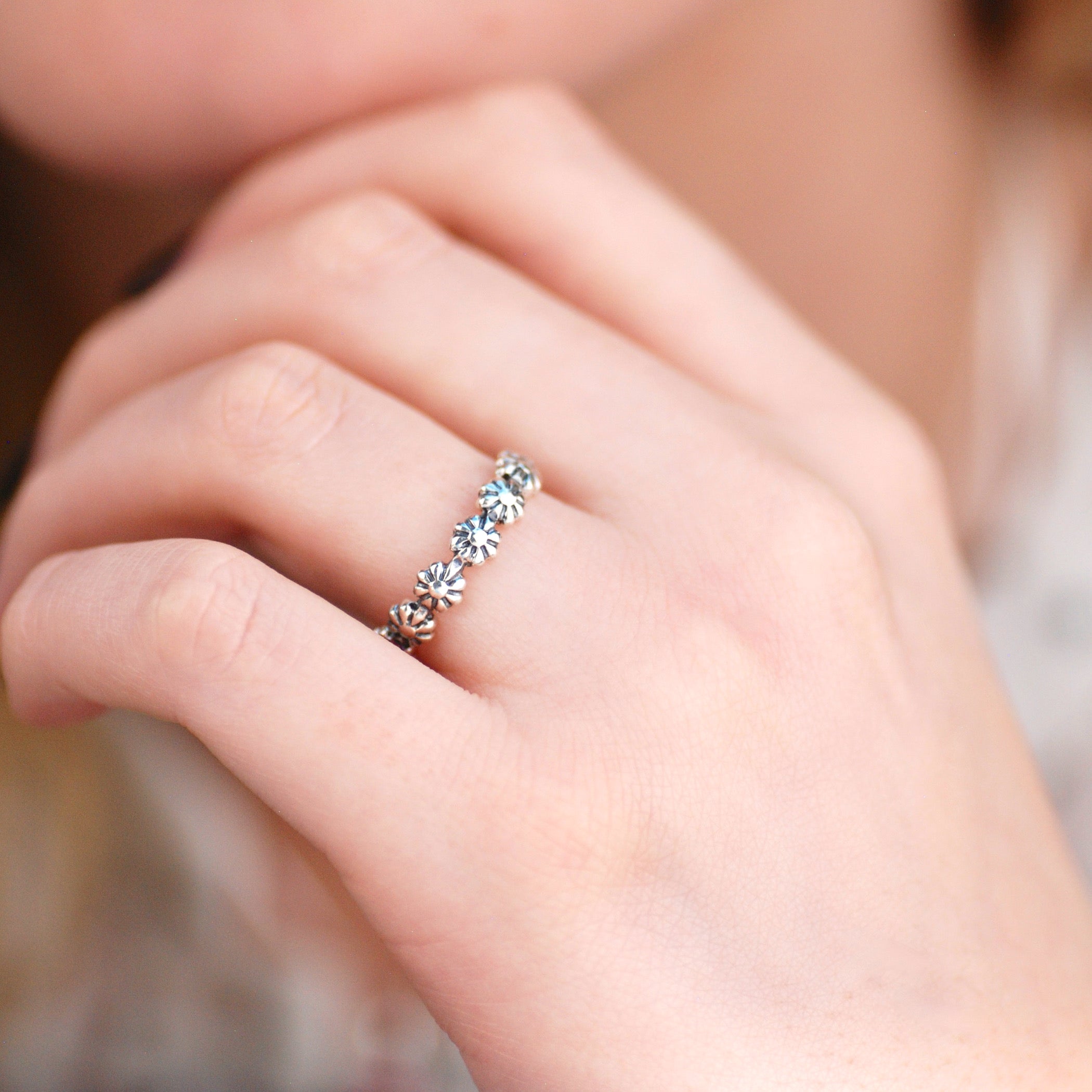 Pandora ring of daisies on sale ring