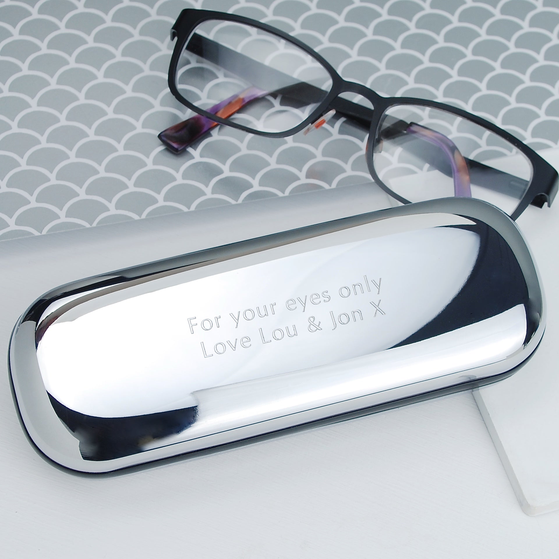 Personalised Silver Satin Finish Curved Metal Glasses Case - (Newcastle)
