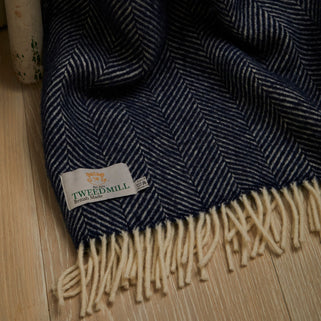 Fishbone Wool Throw Navy