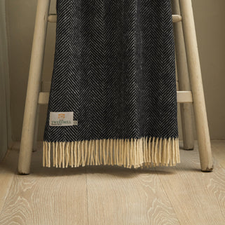 Fishbone Wool Throw Navy